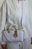Sac bandoulière Dior Lady D-Joy médium blanc en tissu - Photo 4