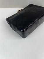 Sac Chanel Vintage en cuir noir square - Photo 8