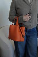 Sac Hermès Picotin Lock 18 en cuir taurillon Clémence orange - Photo 2