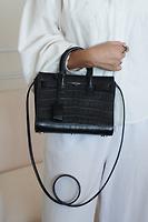 Sac de Jour Saint Laurent noir nano cuir croco embossé - Photo 2