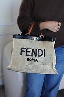 Fendi cabas Peekaboo tote moyen raphia - Photo 2
