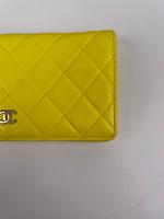 Portefeuille long Chanel cuir jaune - Photo 7
