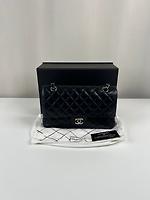 Sac bandoulière Chanel Timeless 25 medium en cuir noir - Photo 4