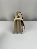 Sac bandoulière Saint Laurent Sunset medium en daim et cuir beige - Photo 9