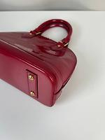 Louis Vuitton Alma BB en cuir verni rouge - Photo 10