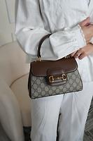 Sac Gucci Horsebit en toile GG et cuir avec anse supérieure - Photo 2