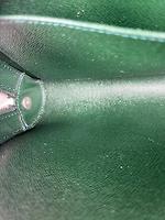 Pochette Louis Vuitton en cuir Taïga vert - Photo 10