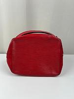 Sac épaule Noé PM Louis Vuitton en cuir épi rouge - Photo 4