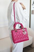 Sac Lady Dior rose taille medium - Photo 2