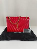 Saint Laurent sac Enveloppe en cuir rouge - Photo 4