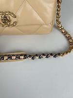 Sac Chanel 19 beige bijouterie dorée - Photo 6