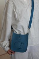 Sac bandoulière Hermès Mini Evelyne 16 bleu jean - Photo 2