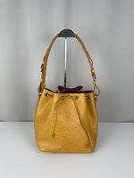 Sac seau Louis Vuitton Noé PM cuir épi jaune - Photo 1