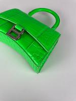 Sac Balenciaga Hourglass cuir embossé vert néon - Photo 9