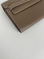 Kelly to go en cuir Epsom étoupe - Photo 9