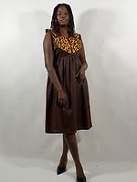 Dress with embroidered collar - Photo 2