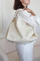 Sac porté épaule Louis Vuitton Artsy en cuir Empreinte blanc - Photo 2
