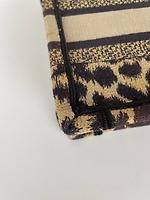Sac Mini Dior Book Tote imprimé léopard - Photo 10