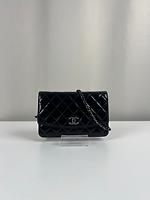 Sac bandoulière Chanel WOC en cuir verni noir - Photo 1