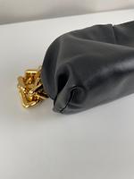 Sac porté épaule Bottega Veneta chaîne cuir noir - Photo 10