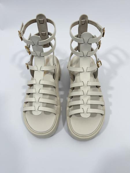 Nus pieds