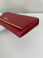 Portefeuille long Prada en cuir saffiano rouge - Photo 8