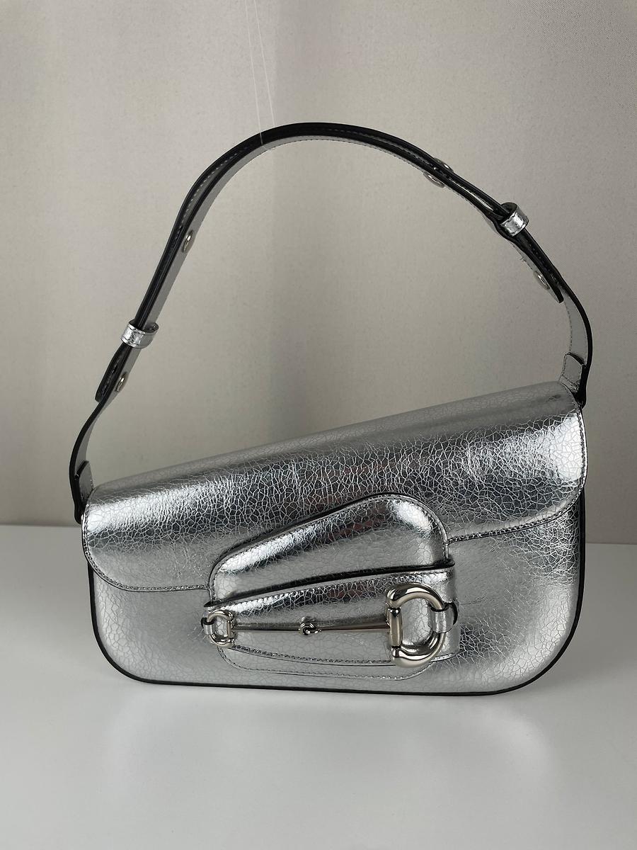 Gucci Horsebit argenté asymétrique