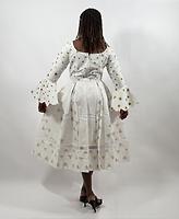 Robe 3/4 blanche dorée - Photo 3