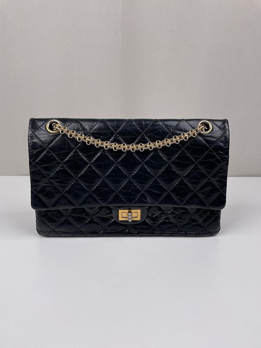 Sac Chanel 2.55 Jumbo en cuir noir bijouterie doré