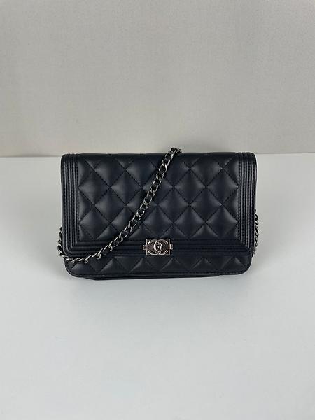 Sac Chanel Boy WOC en cuir noir