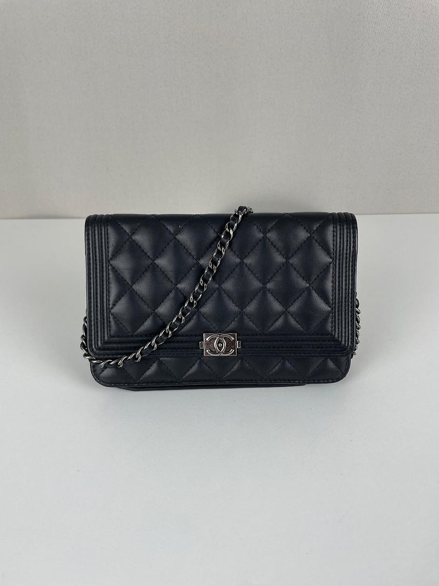Sac Chanel Boy WOC en cuir noir