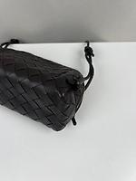 Bottega Veneta sac pochette marron intrecciato - Photo 9