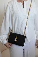 Sac bandoulière Saint Laurent Kate small cuir grainé grain de poudre noir - Photo 2