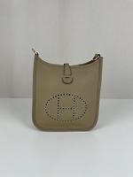 Sac Hermès Mini Evelyne TPM 16 en cuir beige marfa - Photo 4