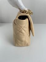 Sac Chanel 19 beige bijouterie dorée - Photo 10