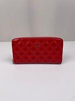 Portefeuille long Chanel en cuir verni rouge - Photo 1