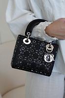 Sac bandoulière Mini sac Lady Dior en satin et strass - Photo 2