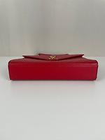 Saint Laurent sac Enveloppe en cuir rouge - Photo 9