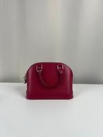 Sac bandoulière Alma BB Louis Vuitton en cuir épi framboise - Photo 5