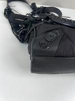 Sac bandoulière Balenciaga City petit modèle en nylon noir et cuir - Photo 6