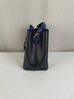Sac Louis Vuitton Néo Noé en cuir épi noir - Photo 6