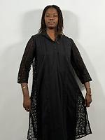 Robe brodé  - Photo 1