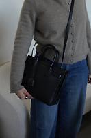 Saint Laurent Sac de Jour Nano cuir noir - Photo 3