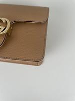 Sac Gucci Interlocking beige avec bijouterie dorée - Photo 9