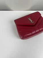 Sac bandoulière Saint Laurent Loulou Toy rouge en cuir - Photo 10