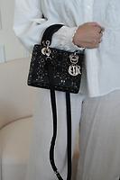 Sac bandoulière Mini sac Lady Dior en satin et strass - Photo 4