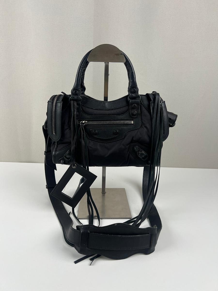 Sac bandoulière Balenciaga City petit modèle en nylon noir et cuir