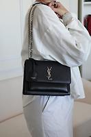 Sac bandoulière Saint Laurent Sunset en cuir noir - Photo 2