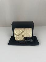 Chanel WOC beige jaune irisé - Photo 2