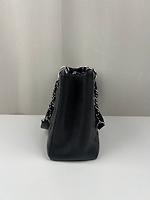 Sac cabas Chanel en cuir grainé noir - Photo 5